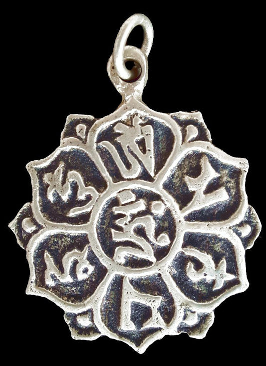 Mani Medallion, 1.25"