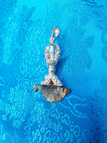Silver Driguk Pendant with Meteorite Blade