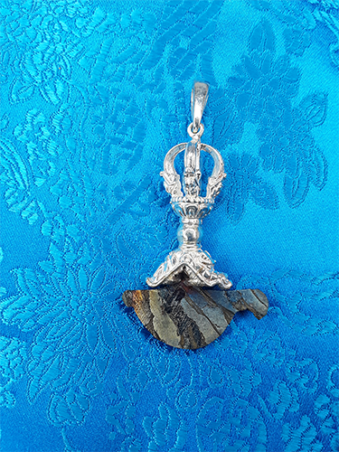 Silver Driguk Pendant with Meteorite Blade