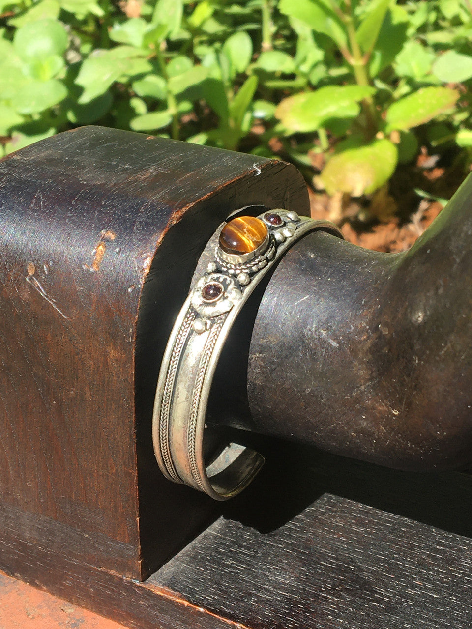 White Metal Tigers Eye Bracelet with Maroon Stones