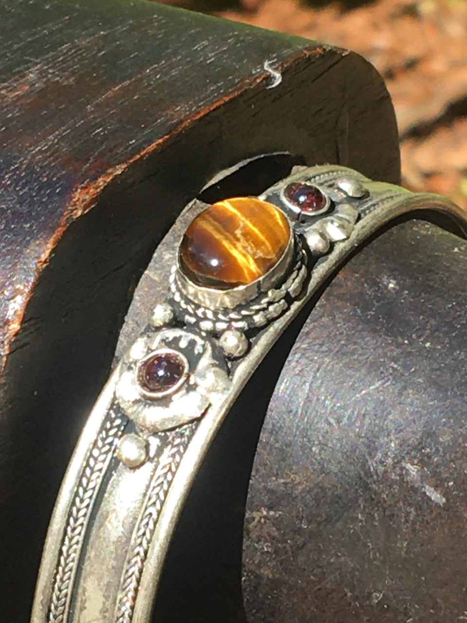 White Metal Tigers Eye Bracelet with Maroon Stones